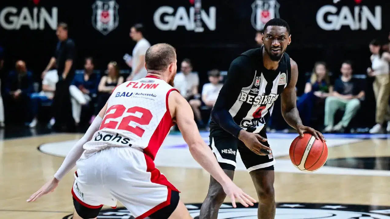 Beşiktaş GAİN evinde Bahçeşehir Koleji'e 101-79 mağlup oldu: Seride durum 1-1'e geldi