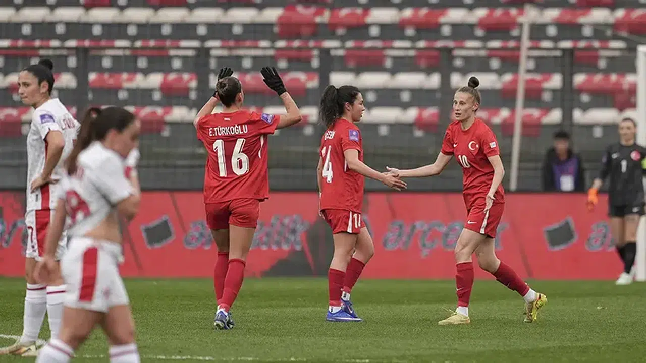 A Milli Kadın Futbol Takımı Malta'yı 3-0 mağlup etti