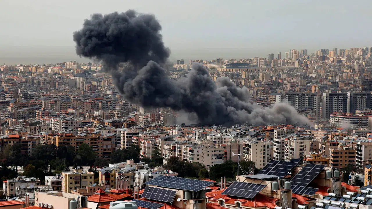 İsrail ateşkese rağmen Beyrut'u vurdu: Dahiye'de ön uyarısız bombardıman