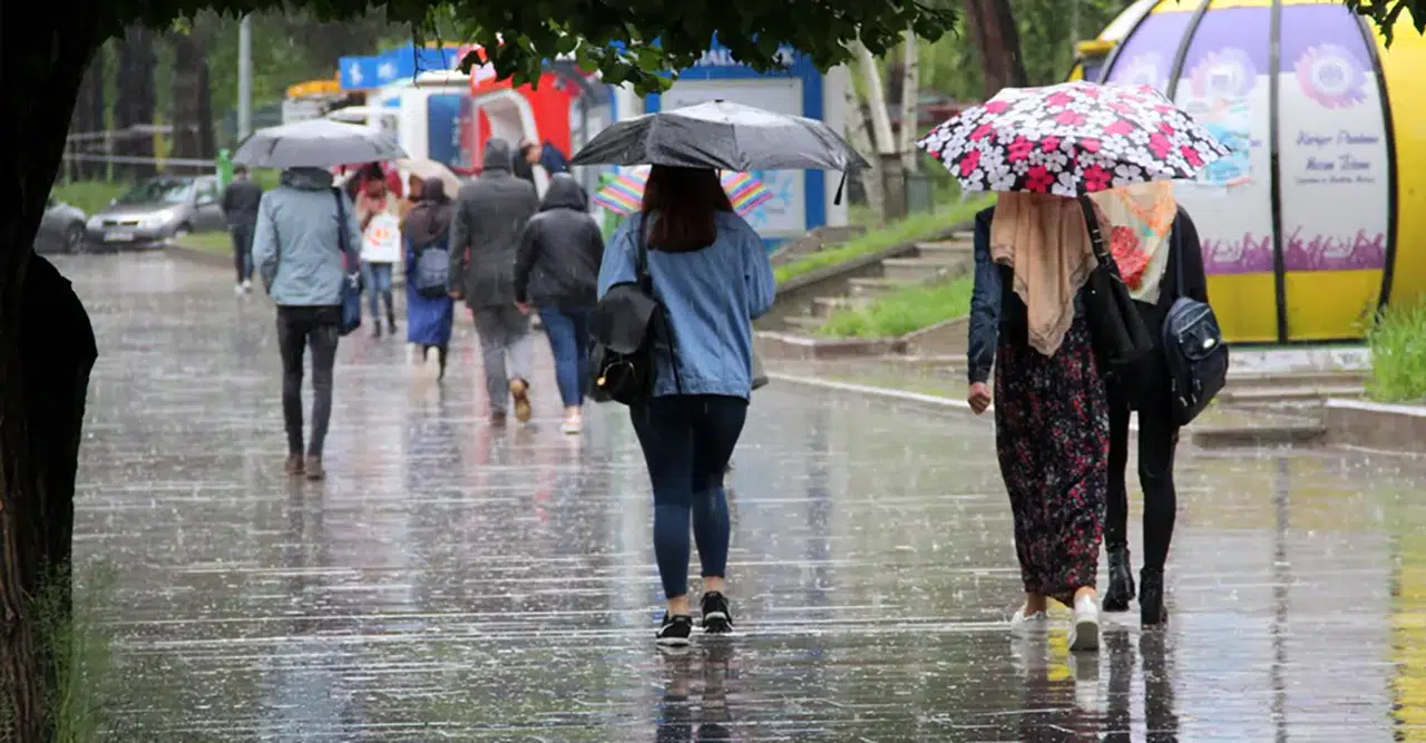 Meteoroloji uyardı: Sıcaklıklar yükselirken kuvvetli sağanak etkili olacak