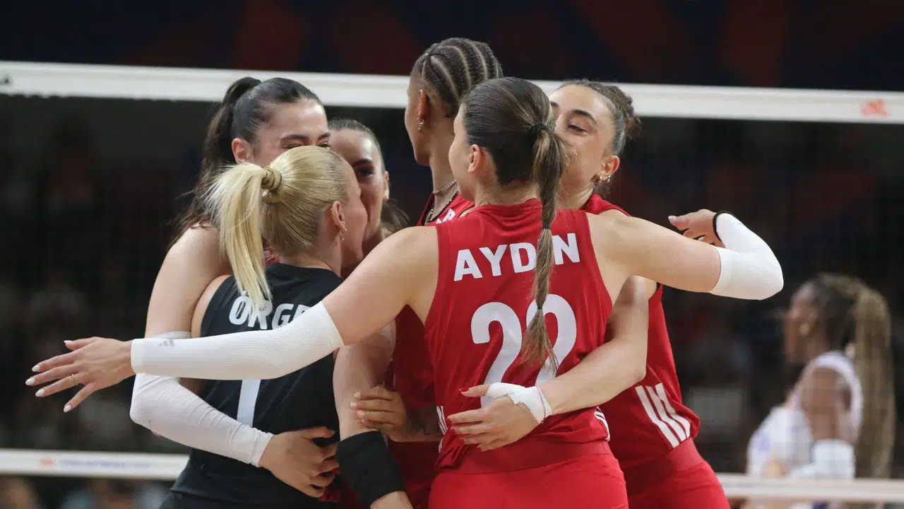 Milletler Ligi: Filenin Sultanları, Fransa’yı 3-0 mağlup etti