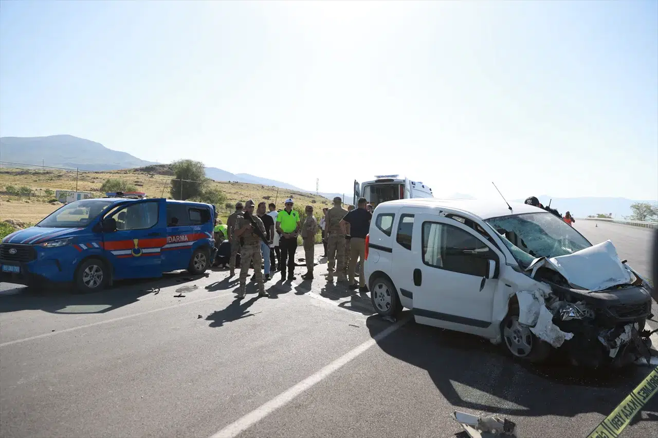 Van’da acı kaza: Uzman Çavuş Samet Karabulut şehit oldu, 5 kişi yaralandı