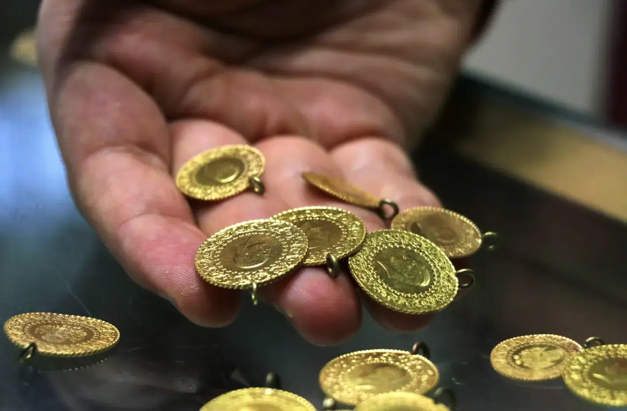1758 Cumhuriyet altınını dolandırıcılara kaptırdı: 5 kişi gözaltında