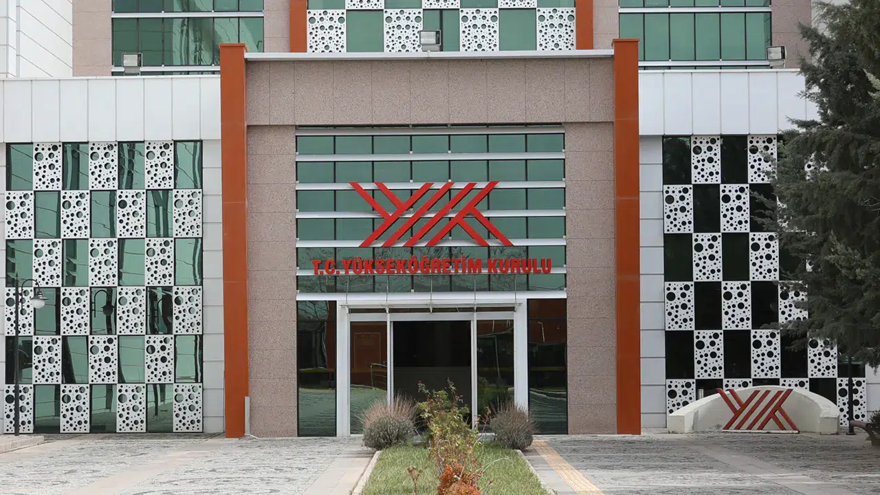YÖK açıkladı: Üniversite dışı eğitimler artık transkriptte yer alacak ve krediye dönüşecek