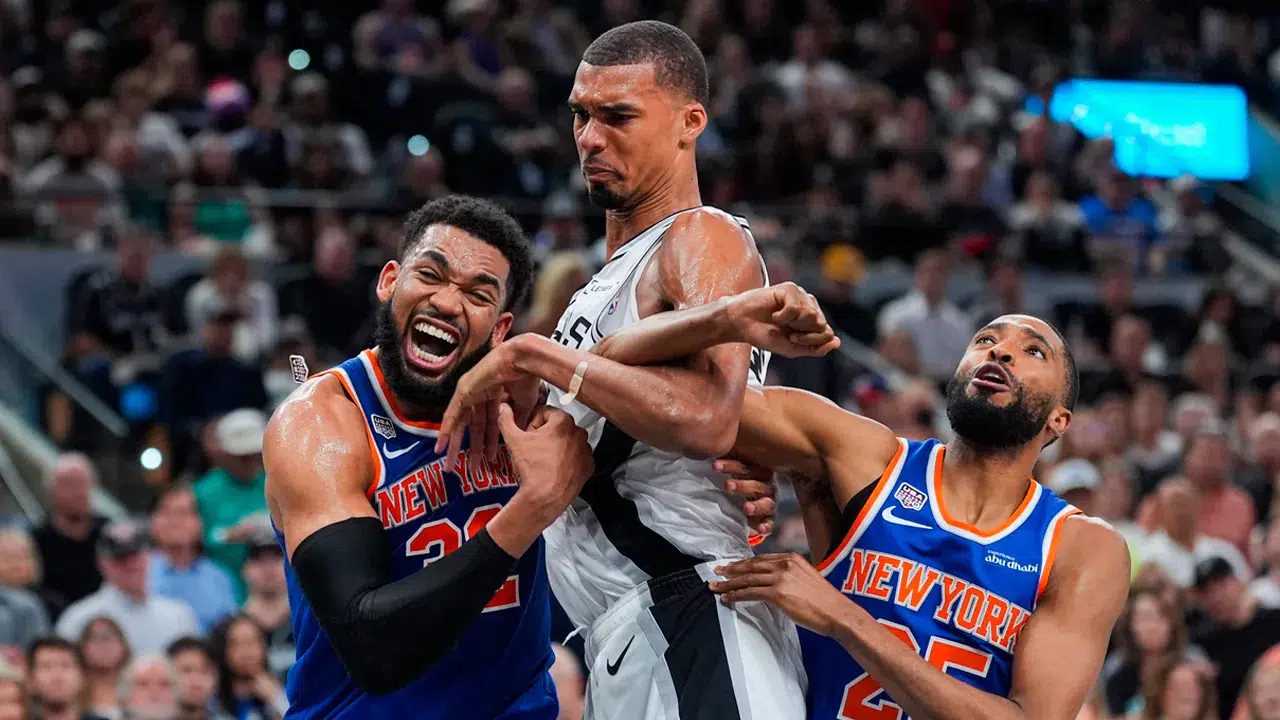 Knicks şampiyonluğa koşuyor: Spurs karşısında nefes kesen finalde durum 2-0