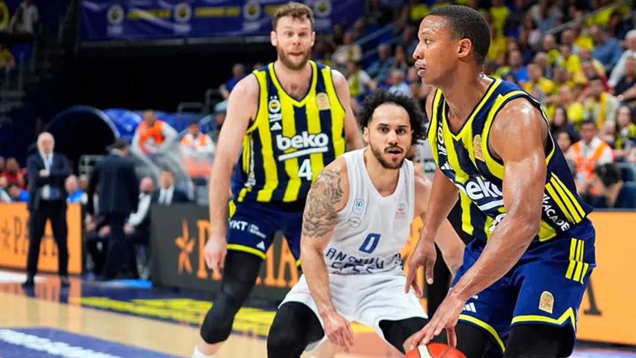 Fenerbahçe Beko, Anadolu Efes’i son saniyede devirdi: Seride 1-0 öne geçti