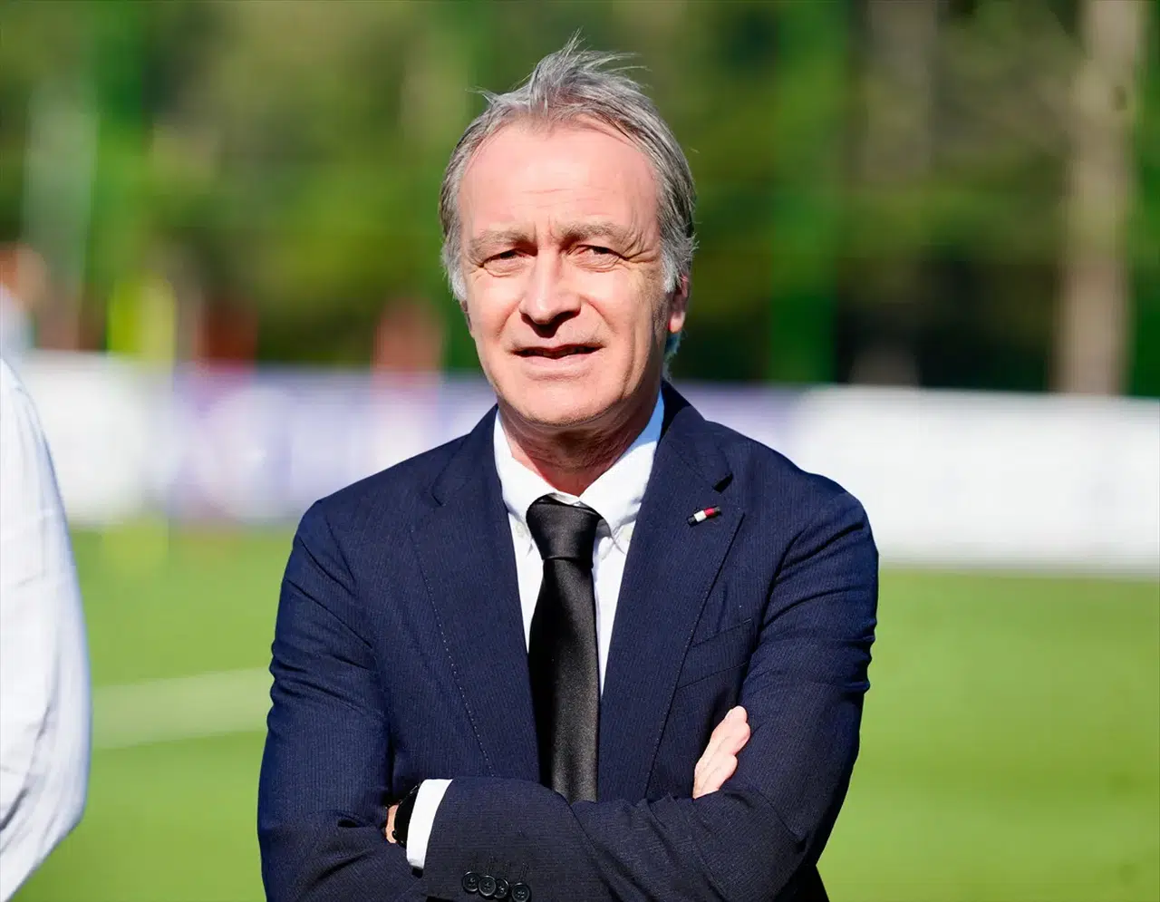 Beşiktaş Futbol Direktörü Önder Özen’den transfer açıklaması: “Üç oyuncuda finale yaklaştık”
