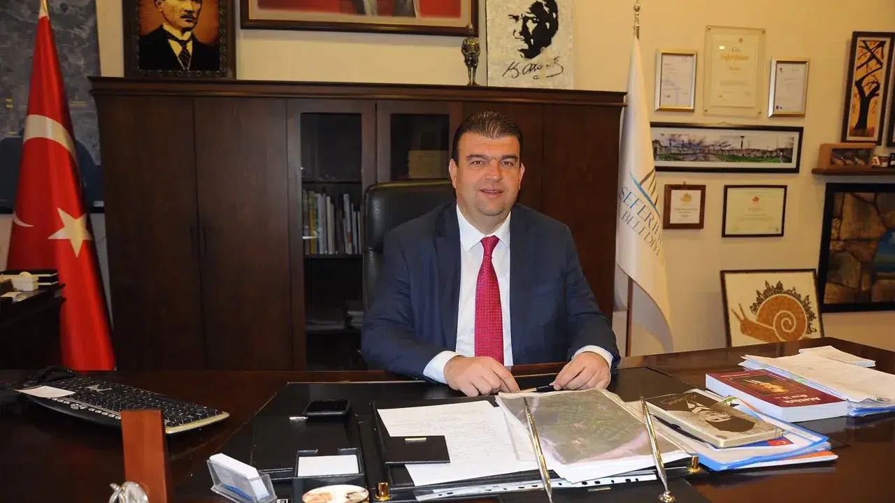 Seferihisar Belediye Başkanı İsmail Yetişkin tutuklandı