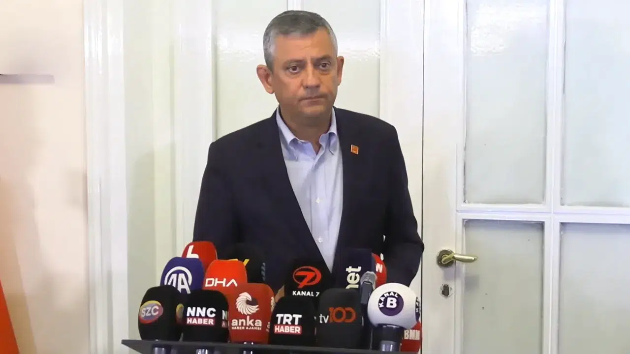 CHP’de grup toplantısı krizi: Özgür Özel “yarın grup toplantımızı yapacağız” dedi