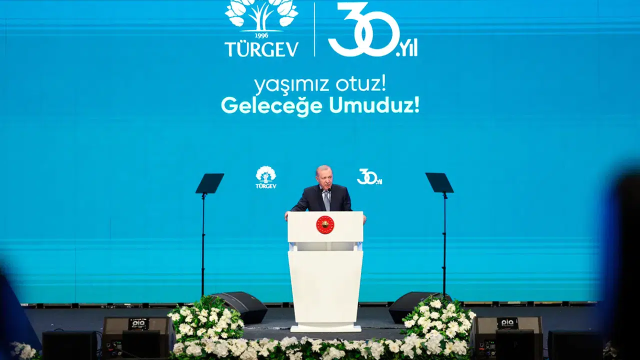 Cumhurbaşkanı Erdoğan'dan LGBT ve dijital tehdit uyarısı: Genç zihinleri hedef alıyorlar