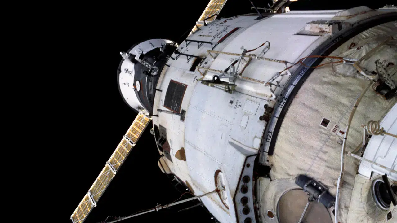Uzay istasyonunda hareketli saatler: Hava sızıntısı nedeniyle astronotlar kapsüle sığındı