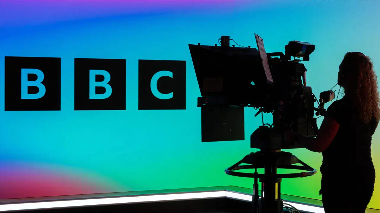 BBC’de küçülme krizi: Yüzlerce çalışan işten çıkarılacak