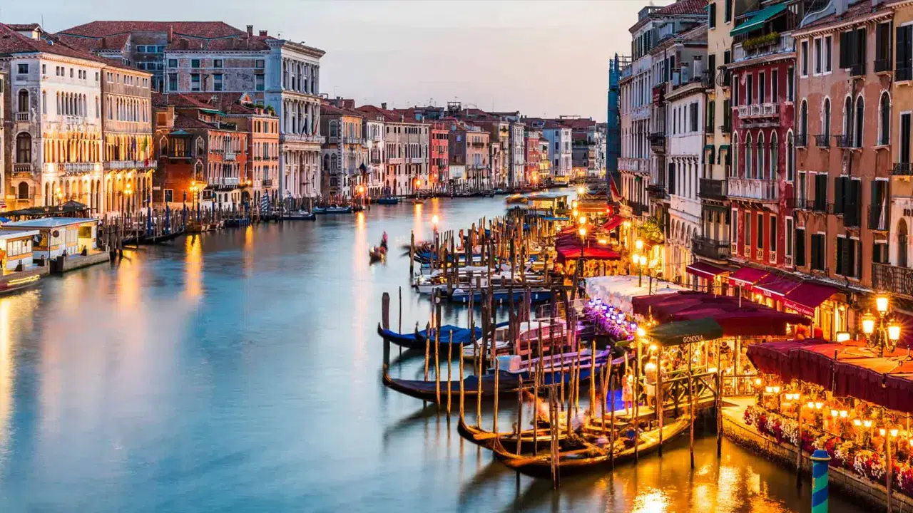 Venedik’te günübirlik turist giriş ücreti 50 euroya çıkabilir