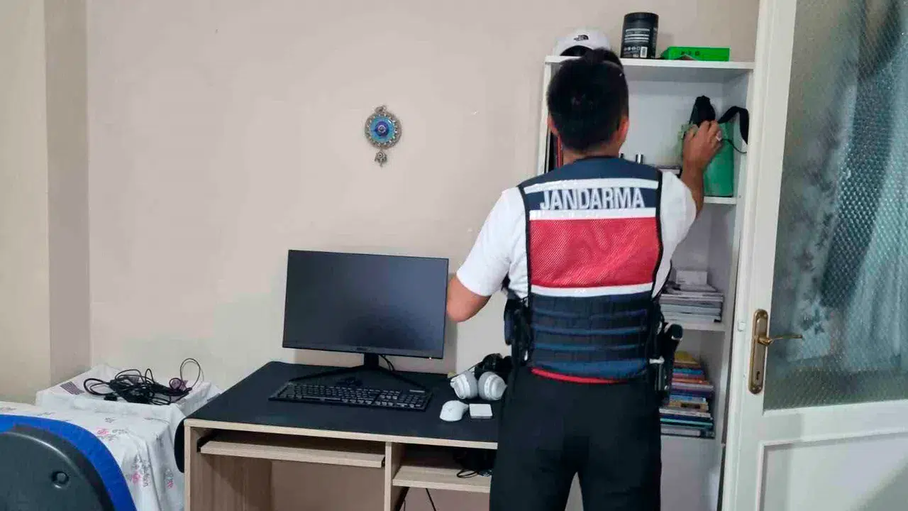 MİT koordinesinde dev siber operasyon: İki ilde kredi kartı şebekesi çökertildi
