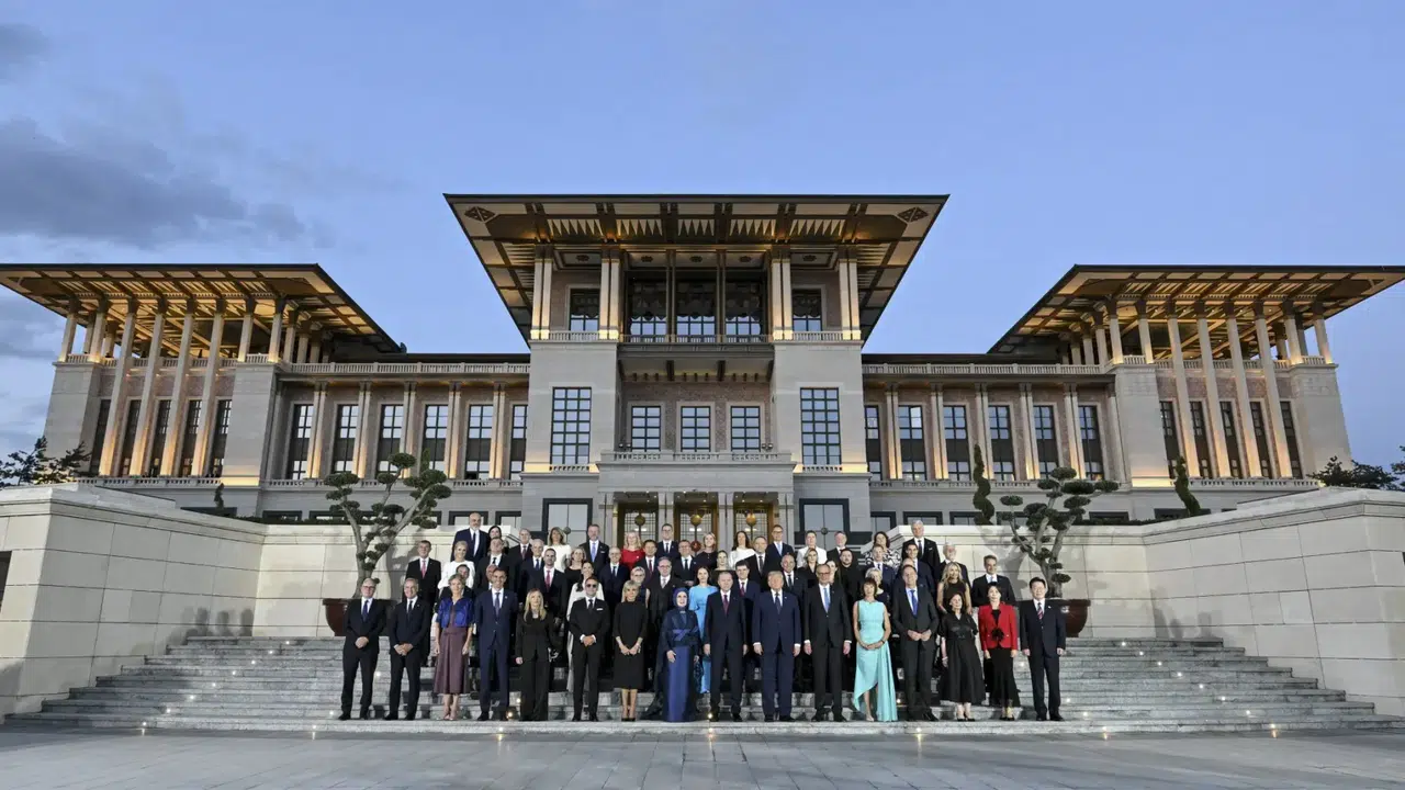 NATO liderlerine sunulan menü belli oldu: Trabzon tereyağı, Hizan balı ve Sütlü Nuriye sofrada yer aldı