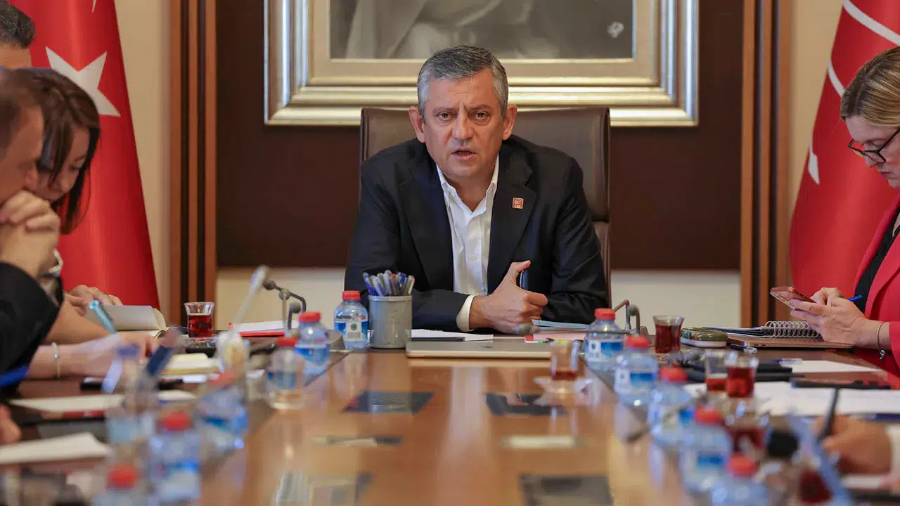 CHP'de kulisleri hareketlendiren tescil hamlesi: TÜRKPATENT kayıtlarında iki kritik marka başvurusu listelendi
