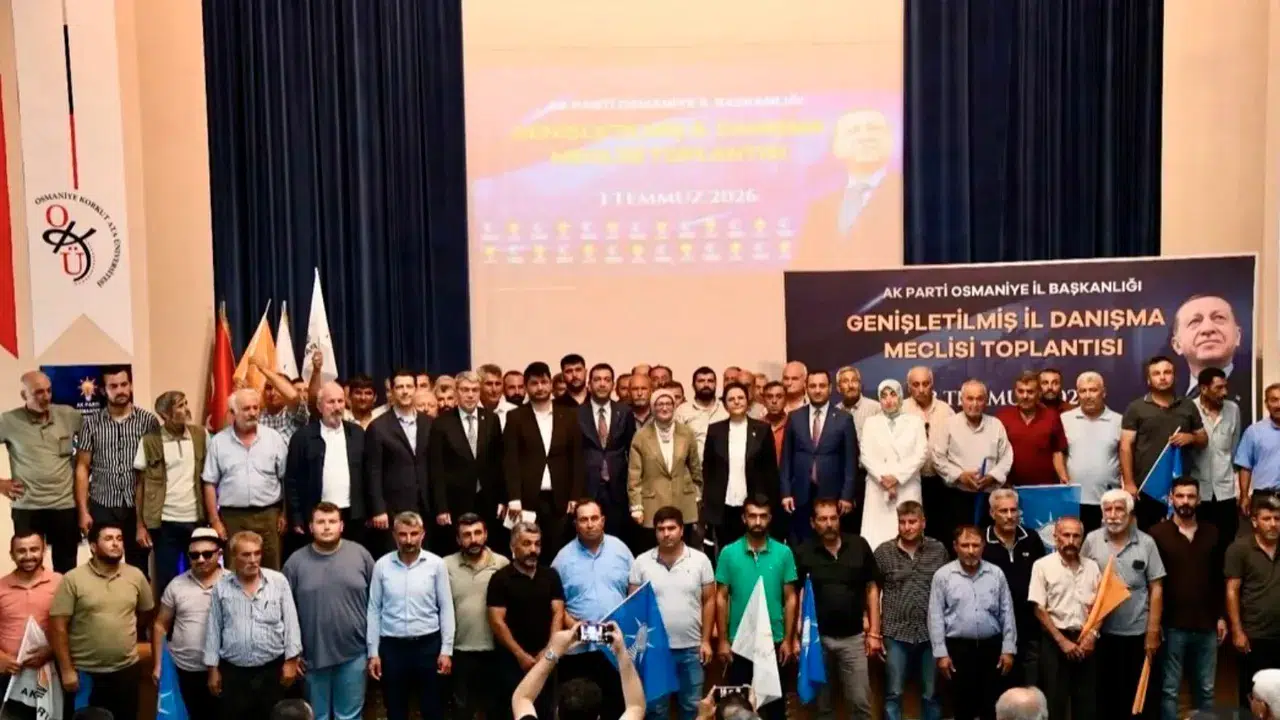 Osmaniye'de Gelecek Partisi'nden AK Parti'ye kitlesel katılım: 300 kişi saf değiştirdi