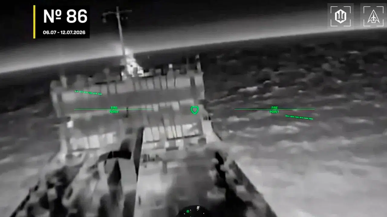 Ukrayna ordusu Rus gölge filosunu hedef aldı: Gece operasyonunda 14 gemi vuruldu