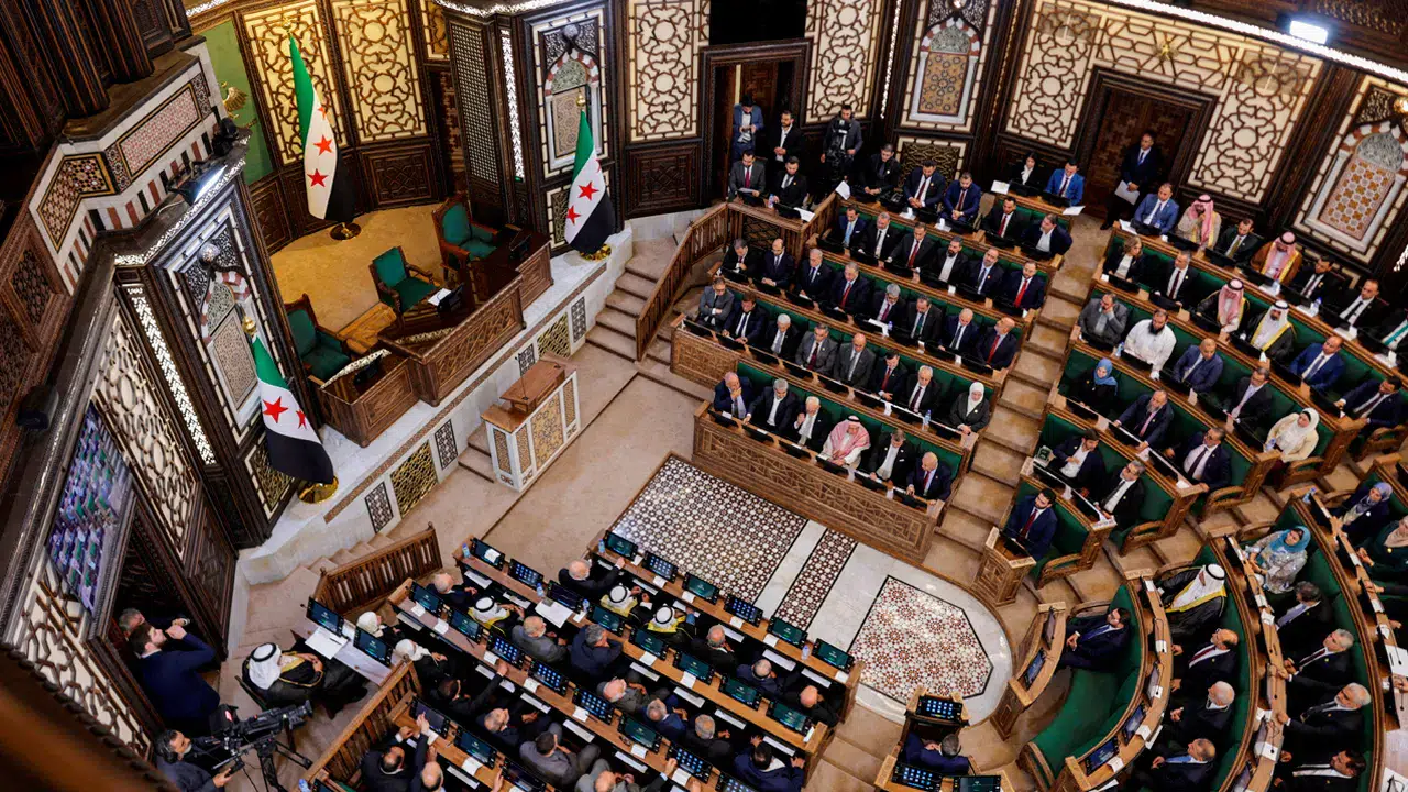 Suriye'de Esad rejimi sonrası tarihi gün: Yeni Halk Meclisi ilk oturumunu gerçekleştirdi