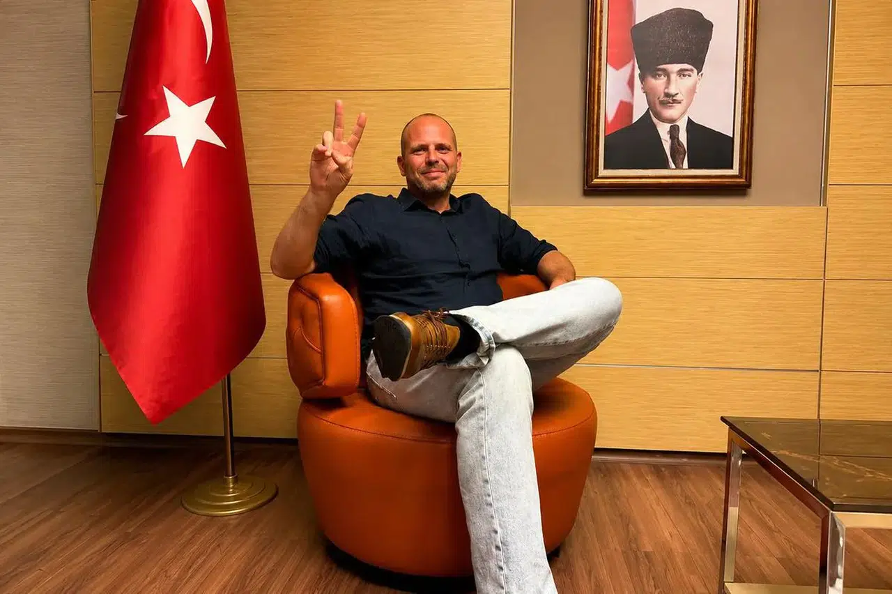 Belçikalı bakandan Atatürk paylaşımı sonrası özür: Tepkilerin ardından fotoğrafı kaldırdı