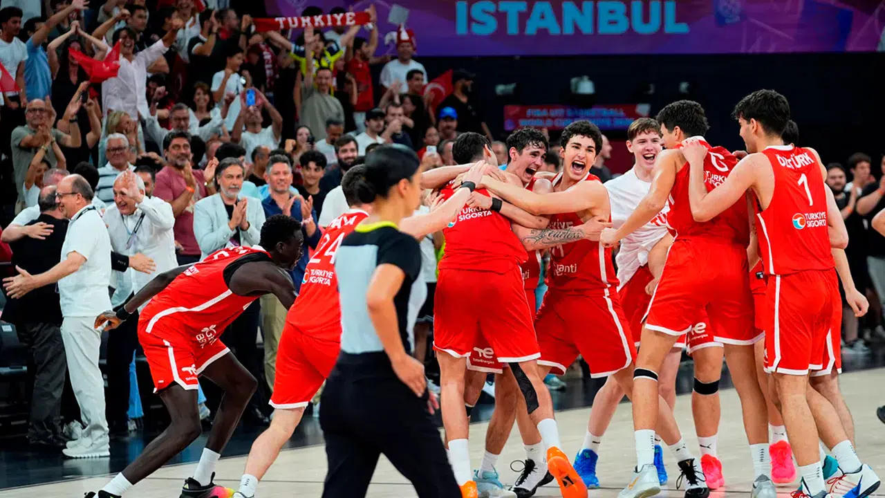 Basketbol U17 Milli Takımı Fransa'yı devirerek yarı finale yükseldi