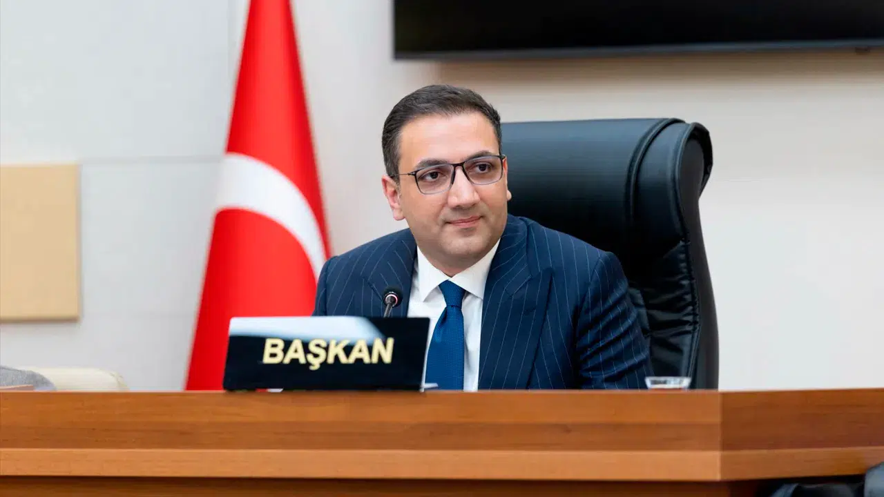 Balçova Belediye Başkanı Onur Yiğit görevden uzaklaştırıldı