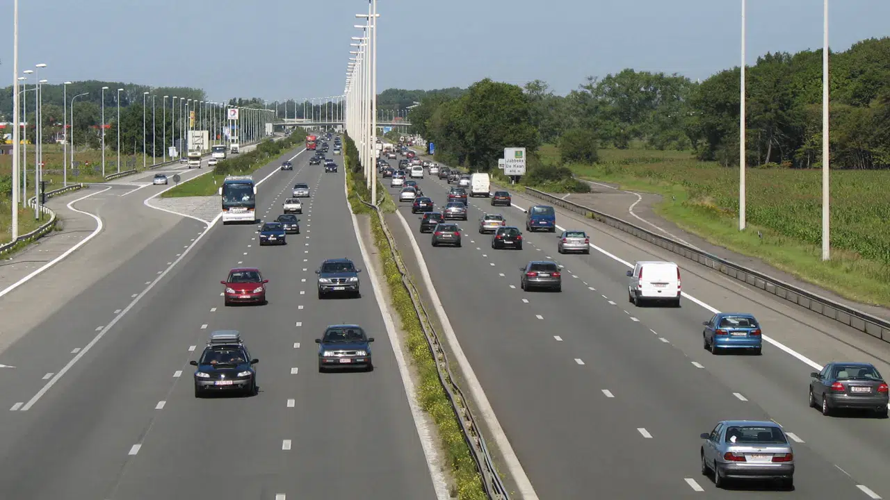 Belçika'da dijital yol ücreti dönemi başlıyor: 2027'den itibaren vinyet zorunlu olacak