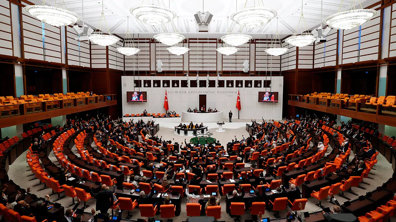 Mecliste yoğun mesai başlıyor: 12. Yargı Paketi, emekli zammı ve üniversite affı gündemde