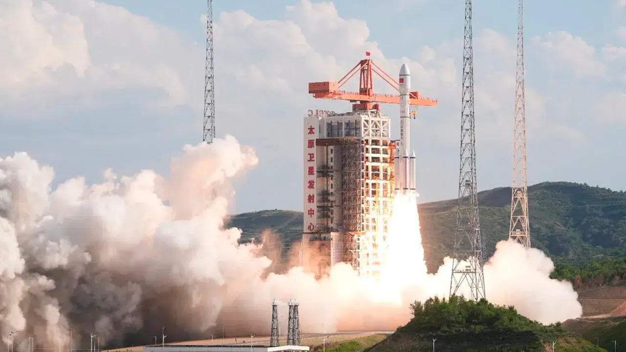 Çin, ticari uydu ağı Spacesail için yeni bir grubu uzaya fırlattı