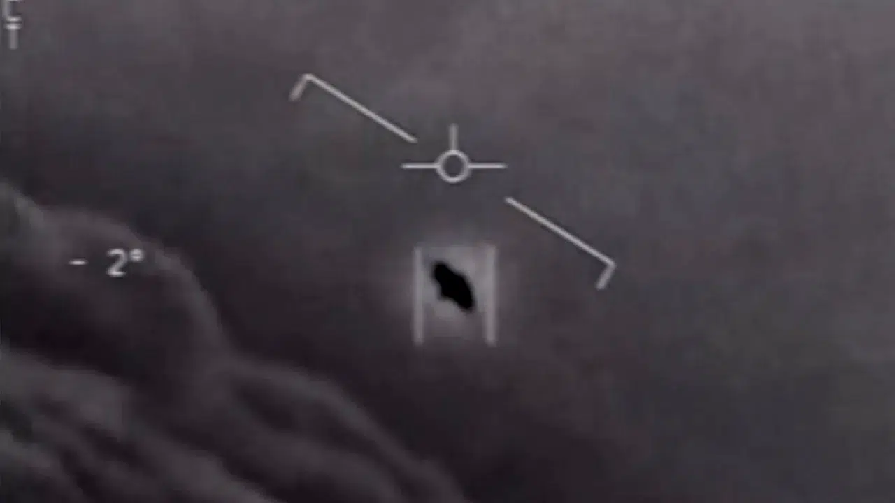 Pentagon'dan yeni UFO belgeleri: Nükleer silah tesisi üzerindeki gizemli cisim raporda