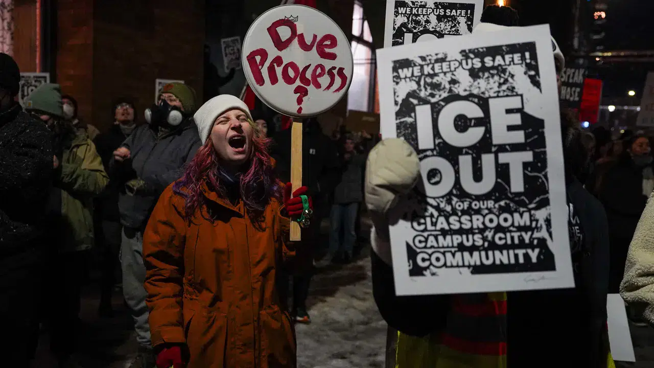 ICE protestolarının devam ettiği Minneapolis'te yetkililer Venezuelalı bir göçmeni vurdu