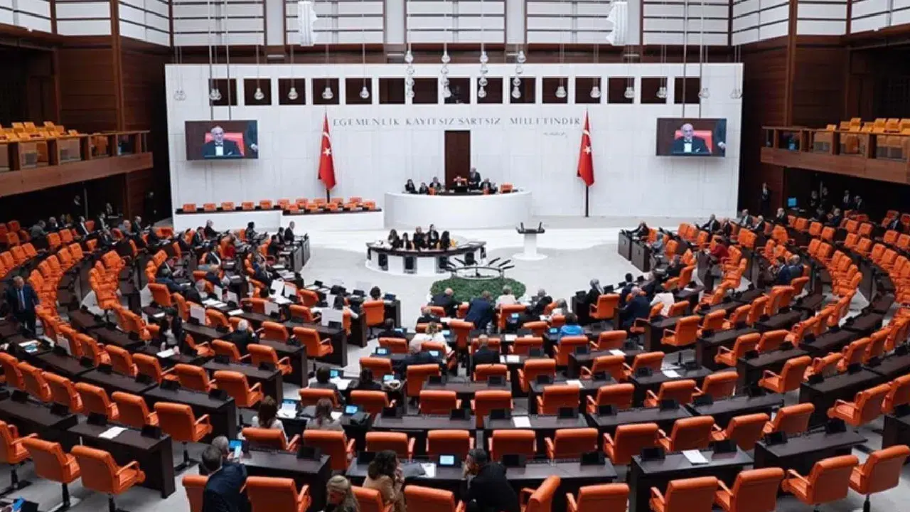 Meclis’te yoğun mesai: Emekli maaşı, trafik cezaları ve doğum izni masada