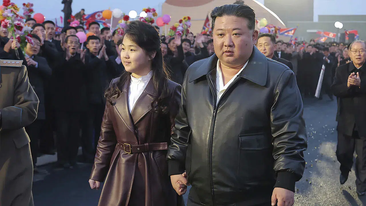 Kuzey Kore'de yeni dönem: Kim Ju Ae resmen halef ilan edildi
