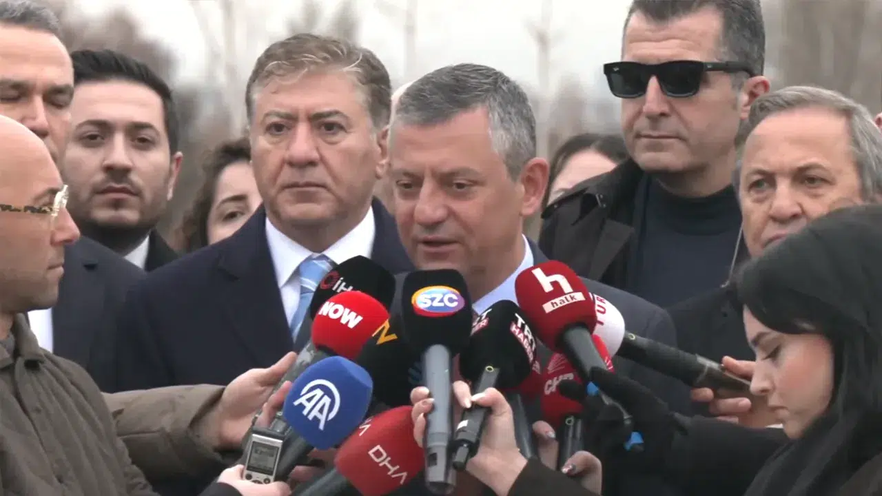 Özgür Özel'den Akın Gürlek açıklaması: "Yarın sabah daha zor olacak"