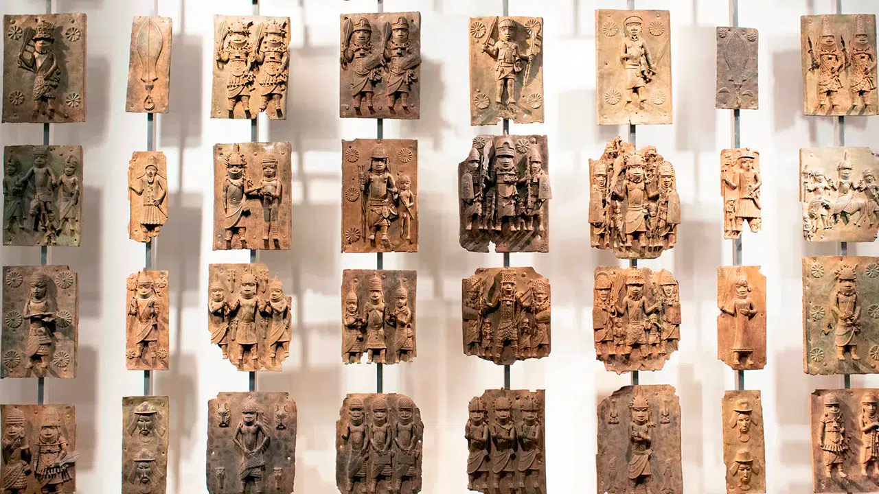 Cambridge Üniversitesi, sömürge döneminde yağmalanan tarihi eserleri Nijerya’ya iade ediyor