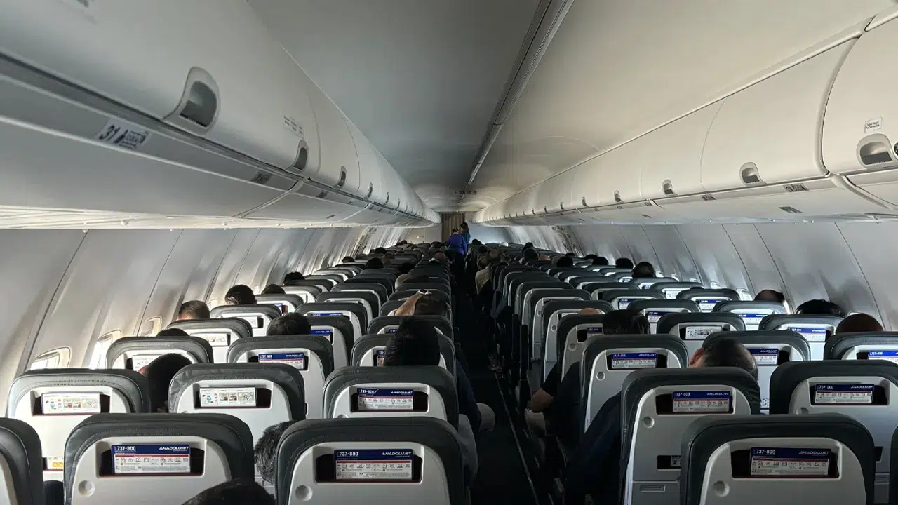 Uçakta gizlice sigara içen fenomen kara listeye alındı