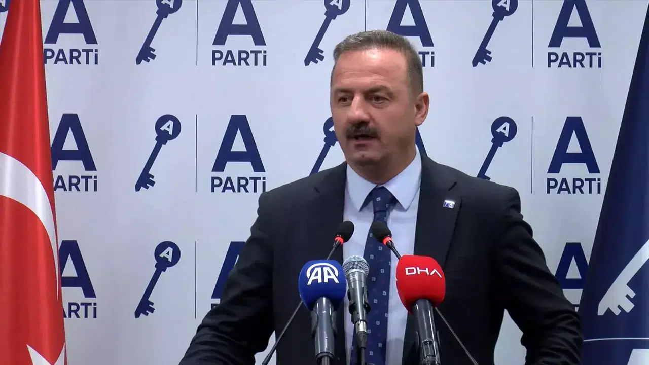 Yavuz Ağıralioğlu’ndan ittifak kapılarını kapatan açıklama: "Siyasi vagon olmayız"