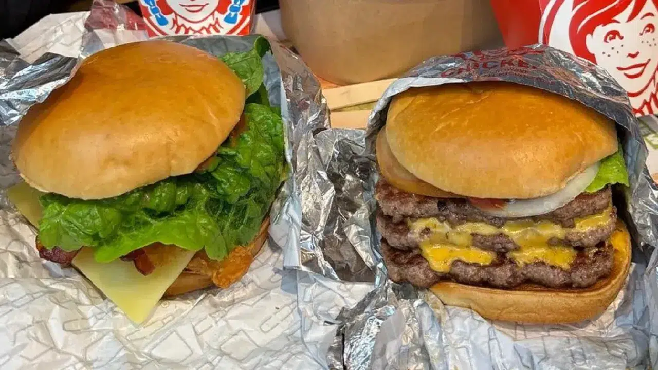 Fast food devi düşük performanslı şubelerini kapatıyor