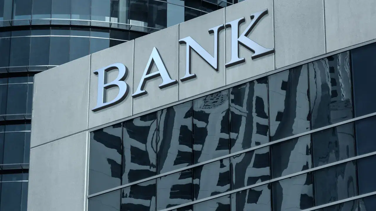 İngiltere'de banka CEO'sunun maaşı 392 milyon TL'yi geçti