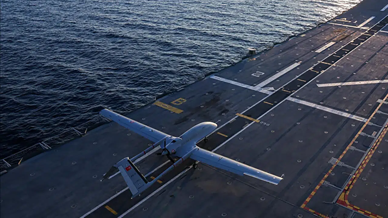 MSB: Bayraktar TB-3 bir NATO tatbikatı kapsamında ilk kez gemi konuşlu kalkış gerçekleştirdi