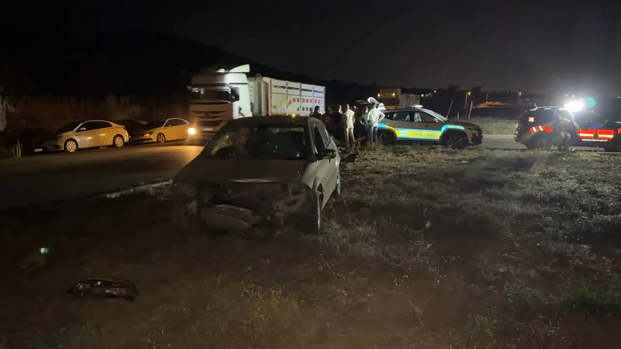 Kilis'te trafik kazası: İki araç çarpıştı, yaralılar hastaneye kaldırıldı