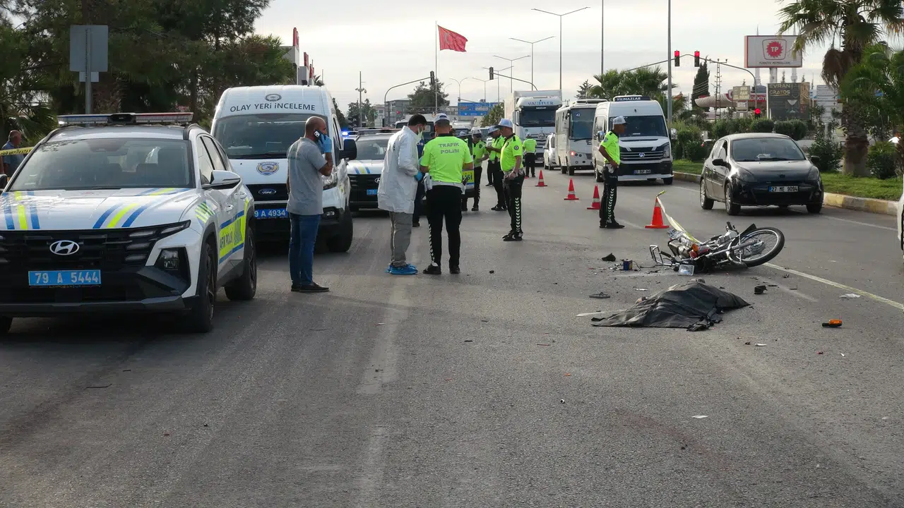 Kilis'te feci kaza: Beton mikseri ile çarpışan motosikletin sürücüsü yaşamını yitirdi