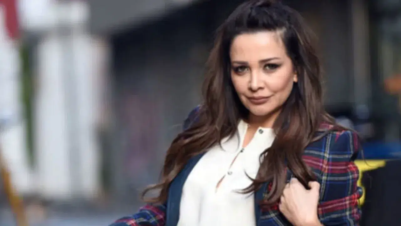 Evrim Akın, 'Ev Gezmesi' programından ayrıldı