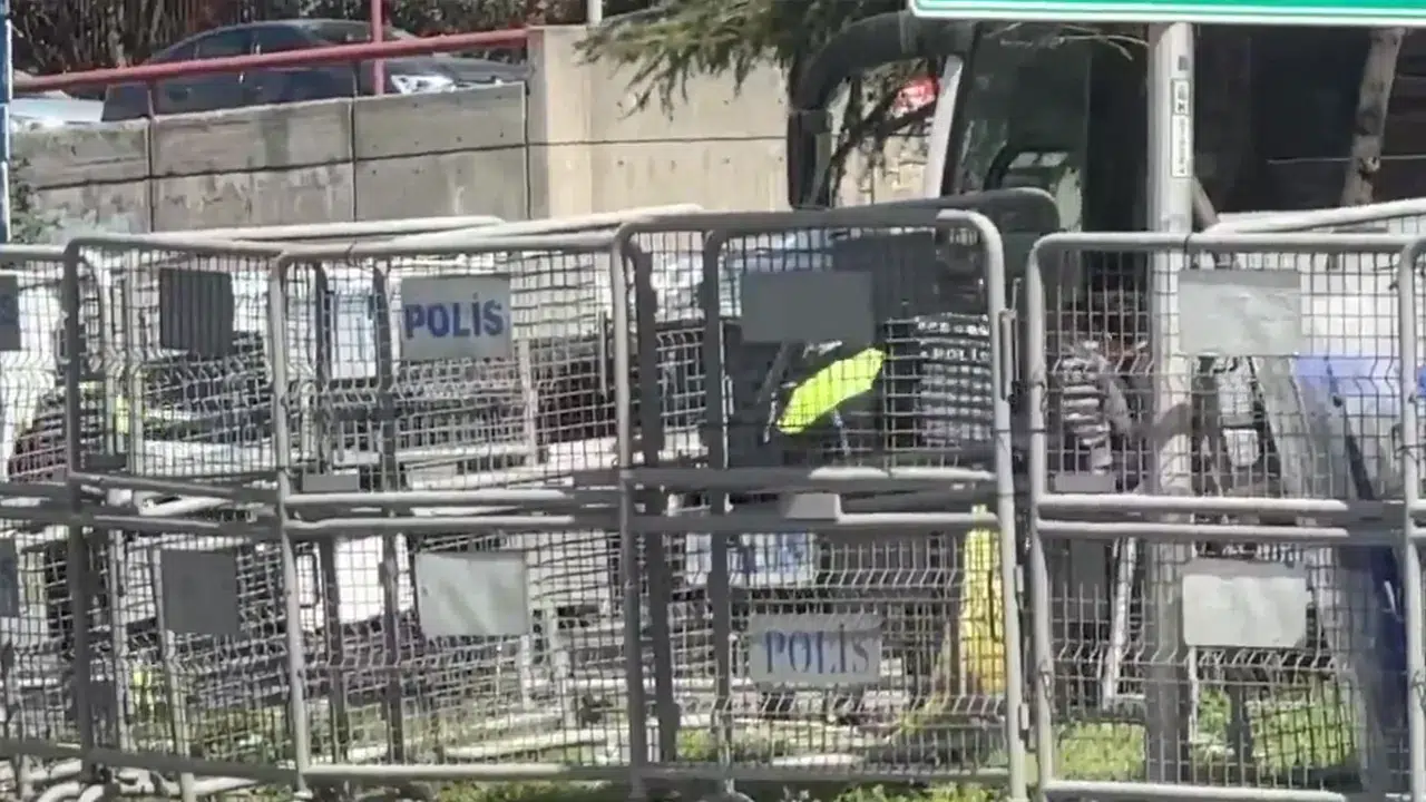 İstanbul’da İsrail Konsolosluğu’na silahlı saldırı: Bir polis yaralandı