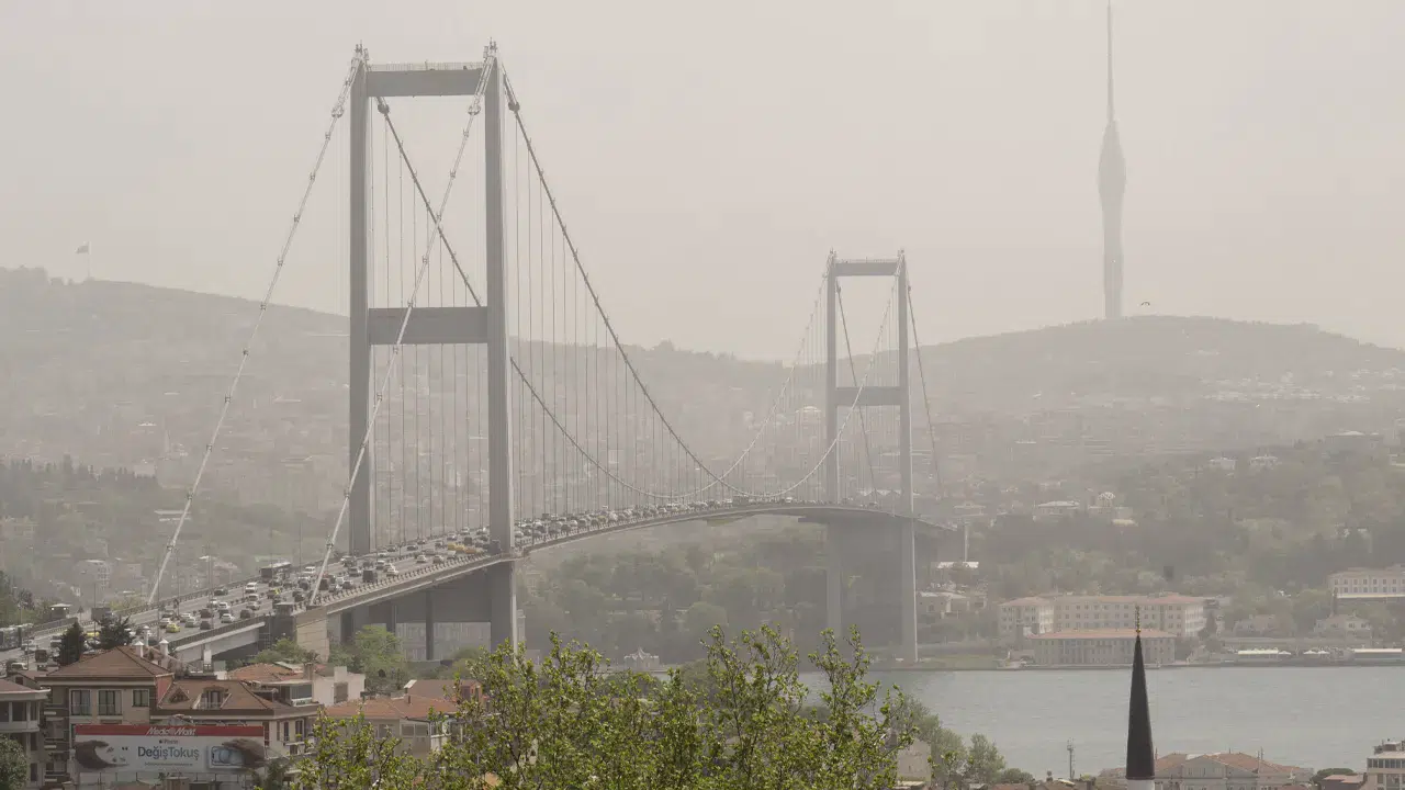 Marmara, Ege ve Akdeniz’de toz taşınımı uyarısı: Sıcaklıklar 6 dereceye kadar artacak