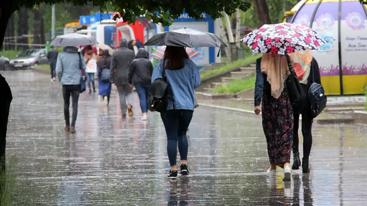 Meteoroloji uyardı: Sıcaklıklar yükselirken kuvvetli sağanak
