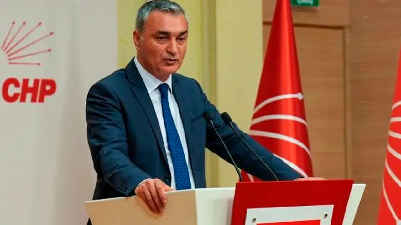 CHP Sözcüsü Sarı'dan Özgür Özel çıkışı: Grup başkanlığı ipta