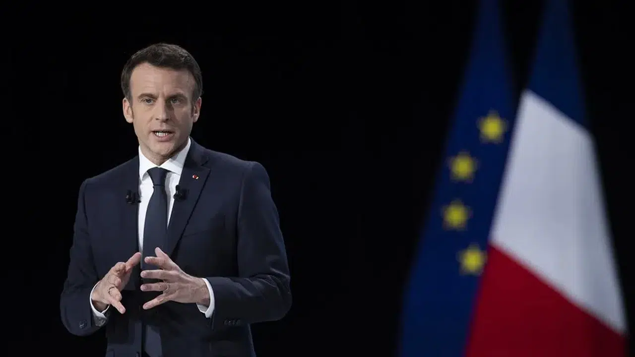 Macron’dan sert çıkış: Şiddet olaylarının bedeli ödenecek