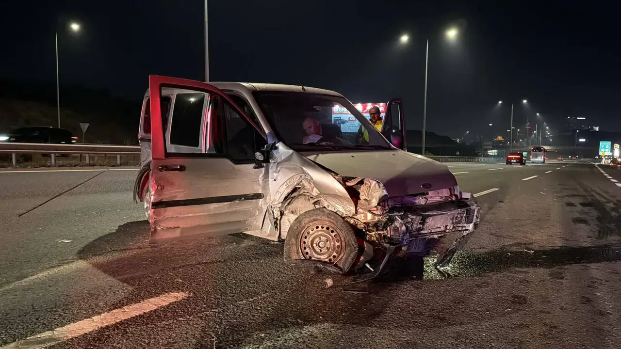Kuzey Marmara Otoyolu’nda gece yarısı dehşeti: Kontrolden çıkan araç bariyerlere çarptı