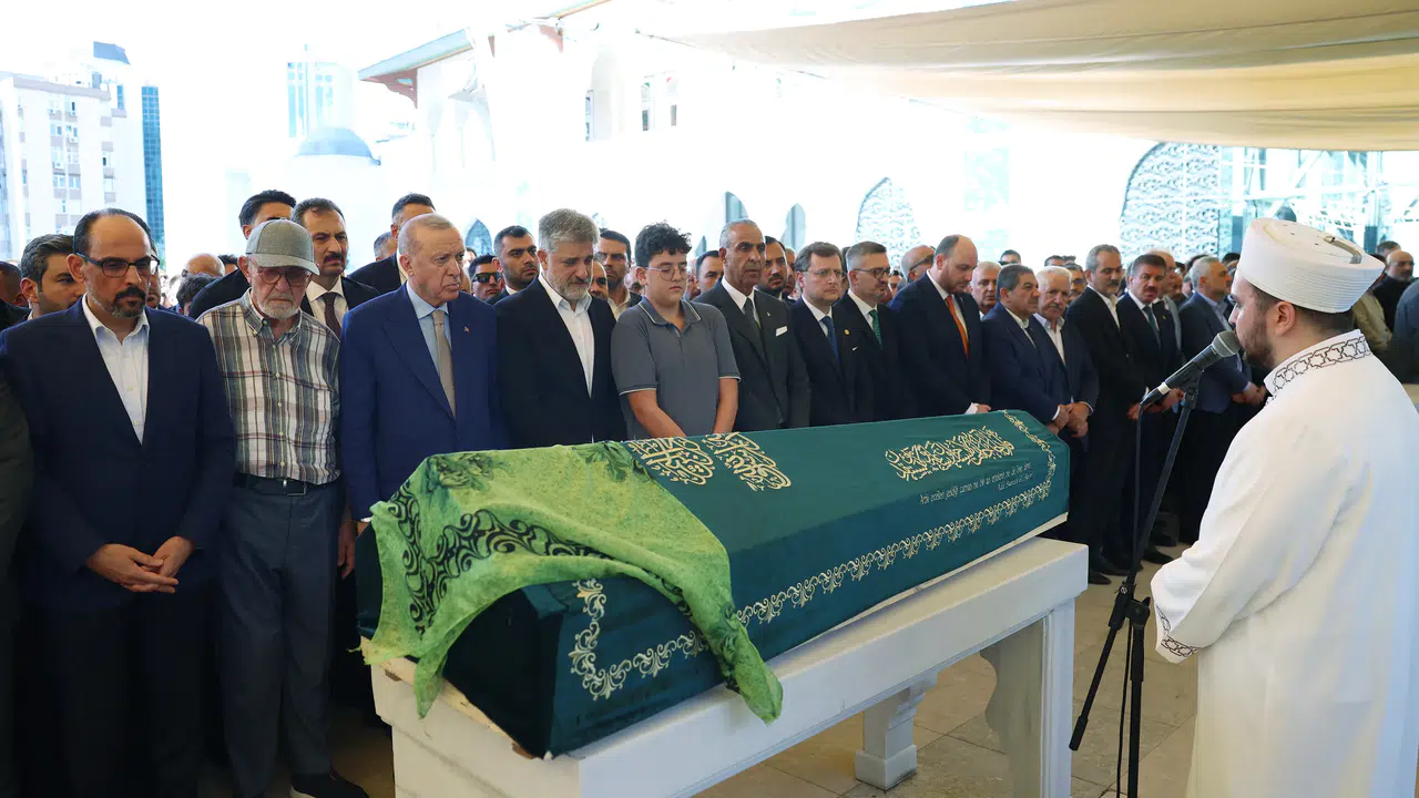 Cumhurbaşkanı Erdoğan’dan acılı aileye taziye: Fatma Zehra Önen son yolculuğuna uğurlandı